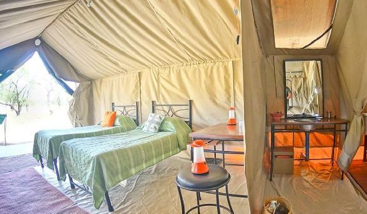 L'intérieur d'une tente du camp Kati Kati N'dutu