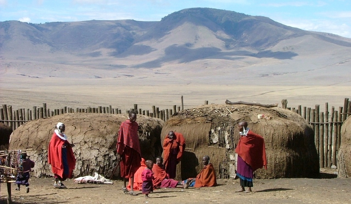 Village Masaï dans la vallée d'Olduvai