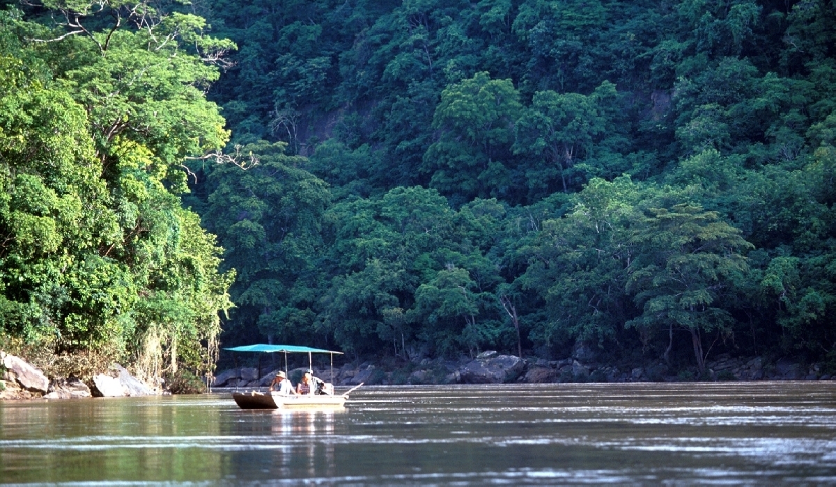Safari en bateau sur la rivière Rufiji dans le Selous avec Sand Rivers