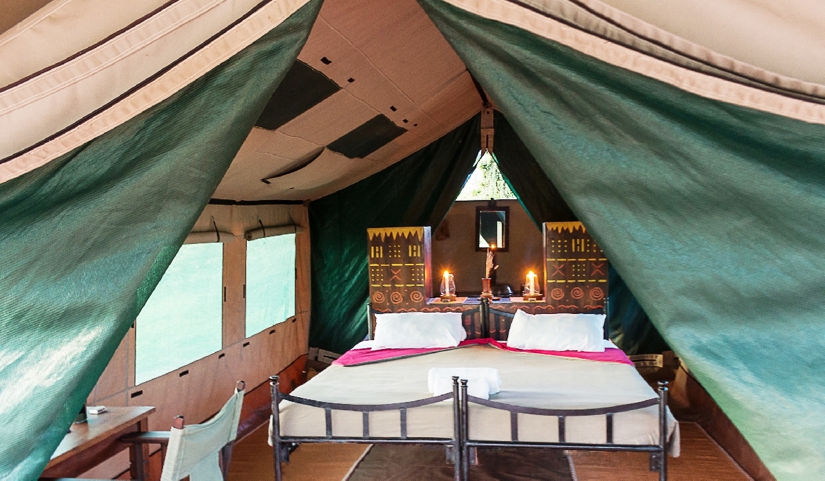 L'intérieur d'une tente au Mdonya River Camp