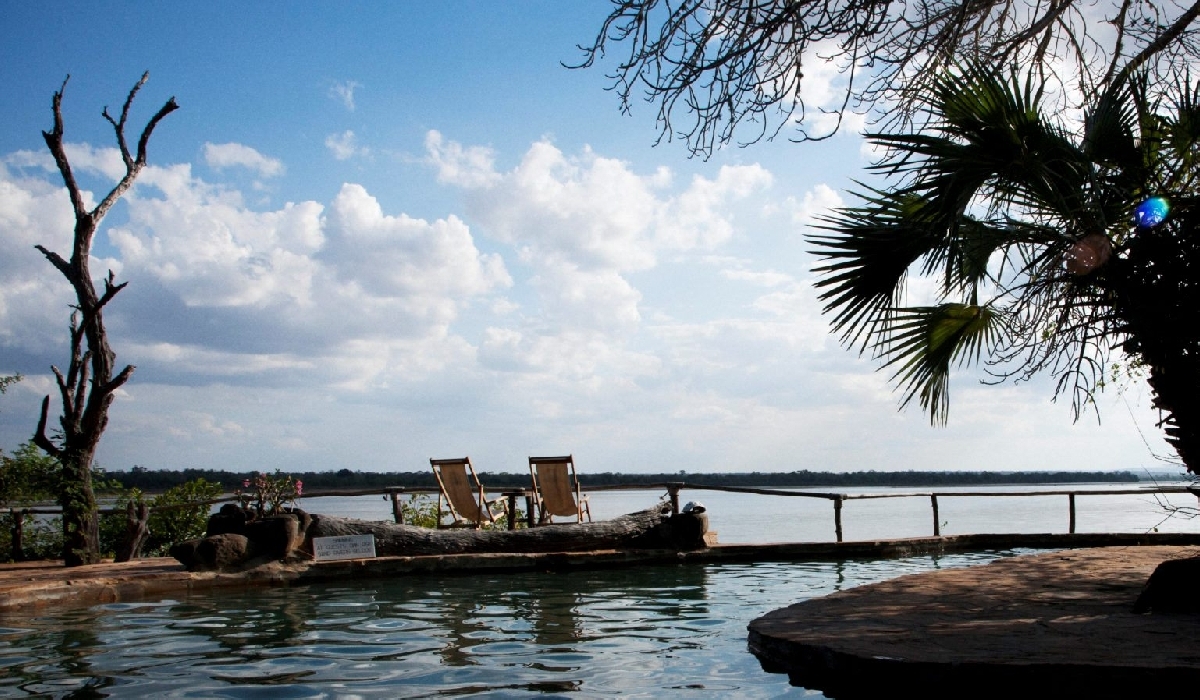 La piscine du Sand Rivers en surplomb de la rivière Rufiji 