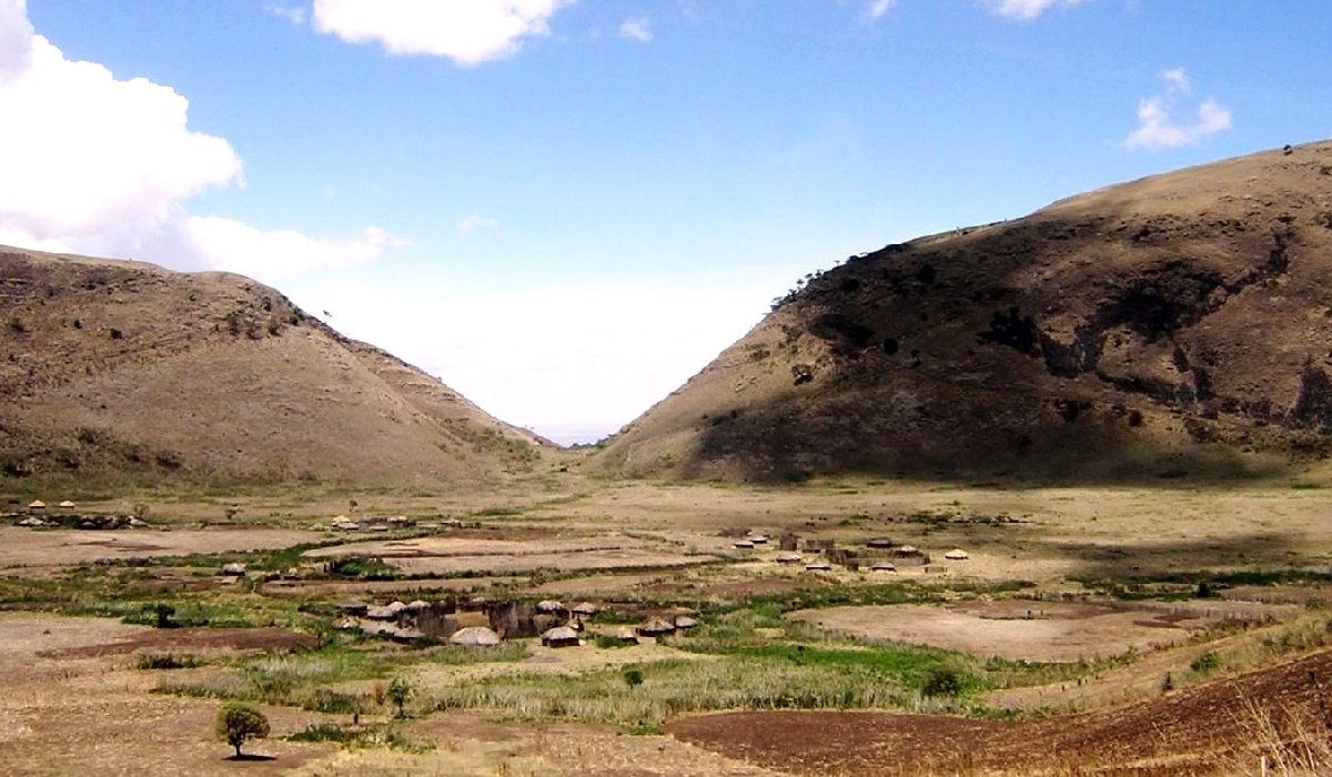 Villages masaïs enclavés à l'écart de la civilisation
