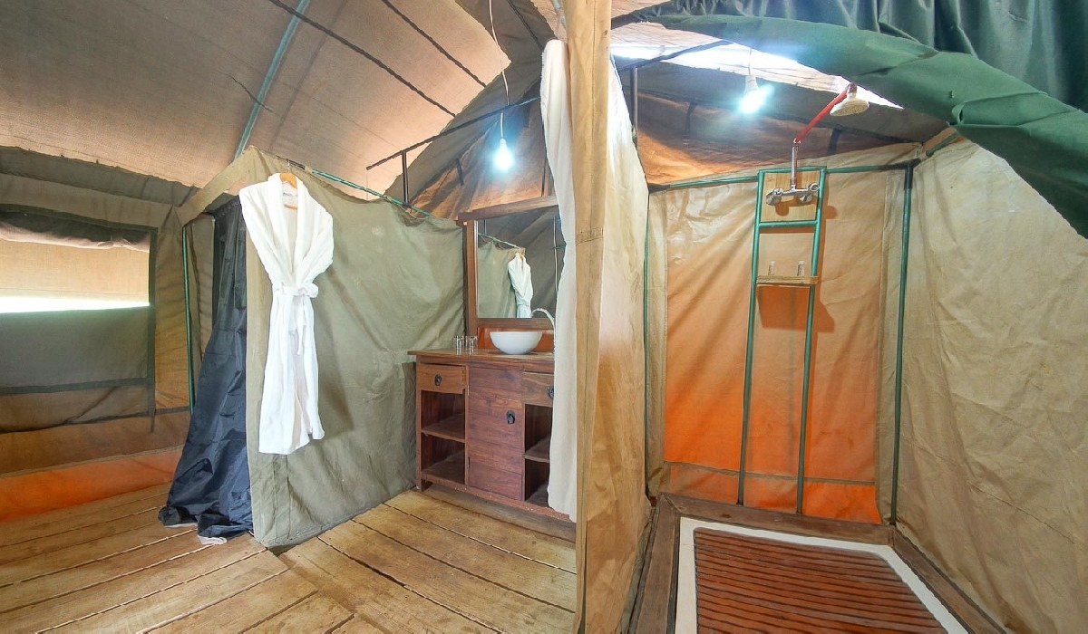 Salle de bain attenante dans une tente du Ang'ata Tarangire Camp